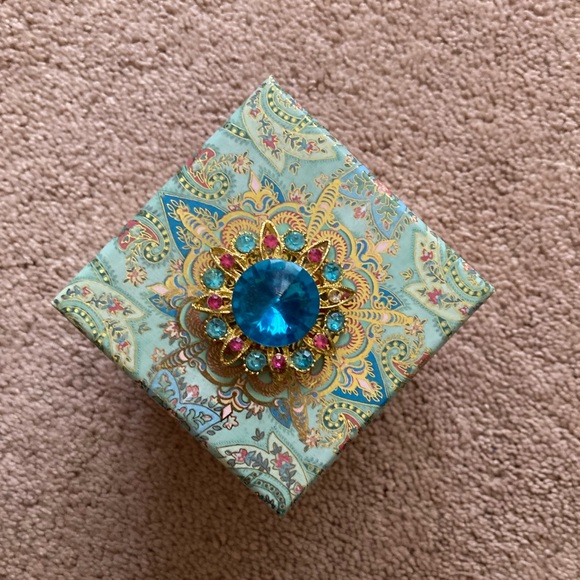 Music Box - Jewelry Box- Embellished 🎶🎼 - Picture 4 of 5